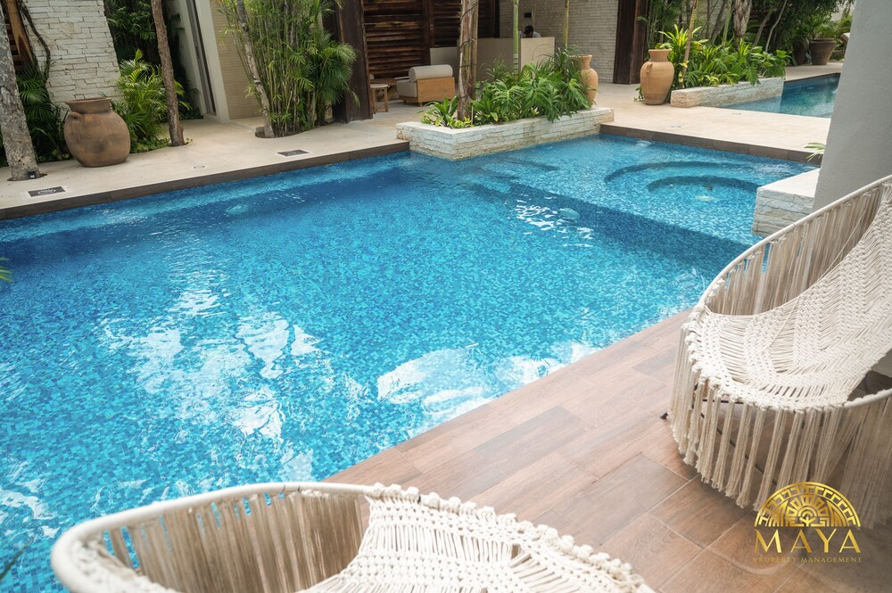 NHOA 107A Lux 2BR Condo Pool access in Aldea Zama