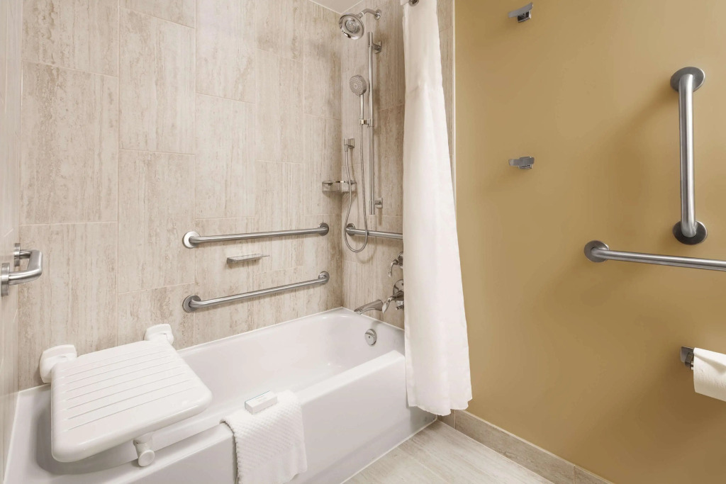 Embassy Suites by Hilton Charleston Airport Convention Ctr