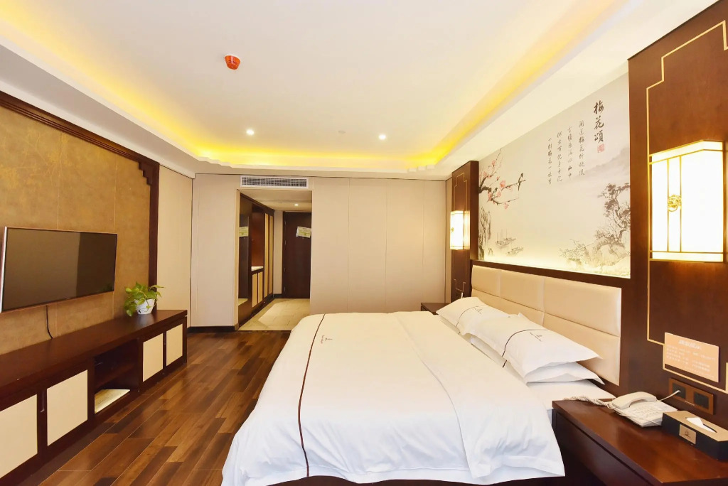 Shangpin Crystal Hotel (Hefei Fubang Plaza)