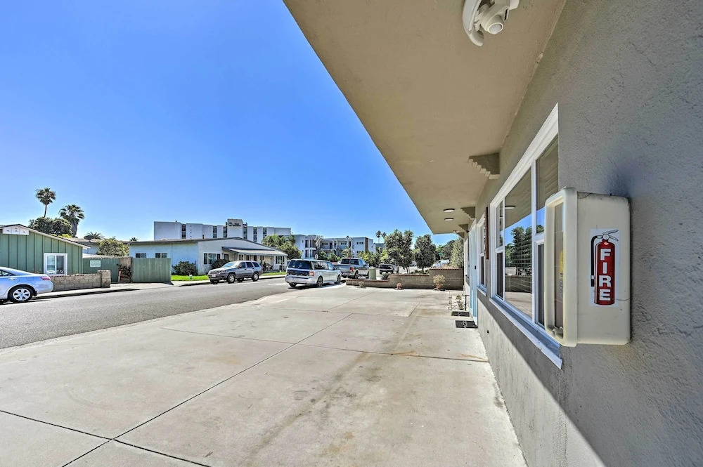 Stylish San Diego Apartment w/ Smart TV!