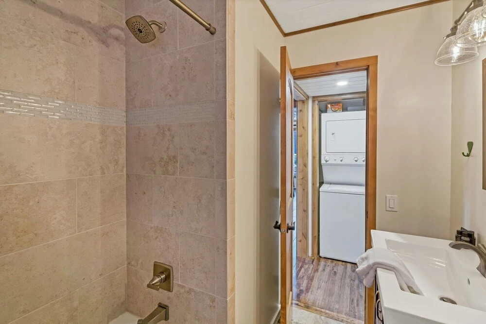 12 Central 2 Bedroom Home by Redawning