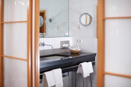 RomanticHOTEL Goldener Karpfen - das kleine, feine Grandhotel direkt in der Altstadt