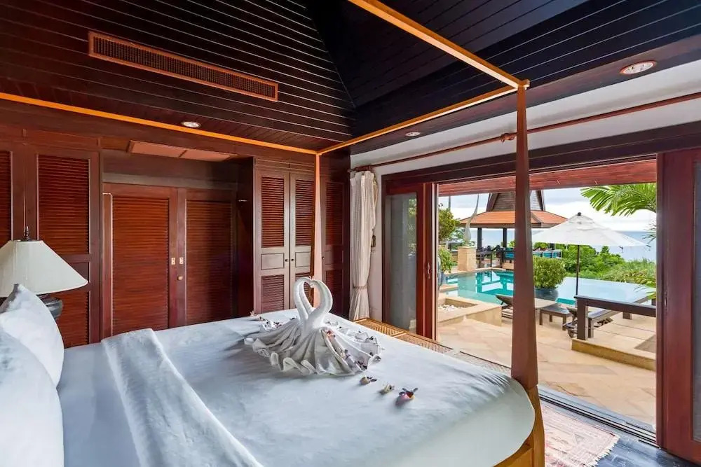 Villa Baan Hen 5 Bedroom Kata Beach