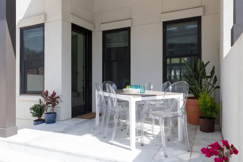Historic District Charmer - 3 Br Townhouse