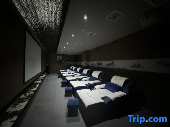 Lingehao Inn Hotel (Shangrao Yueliangwan Auto City)