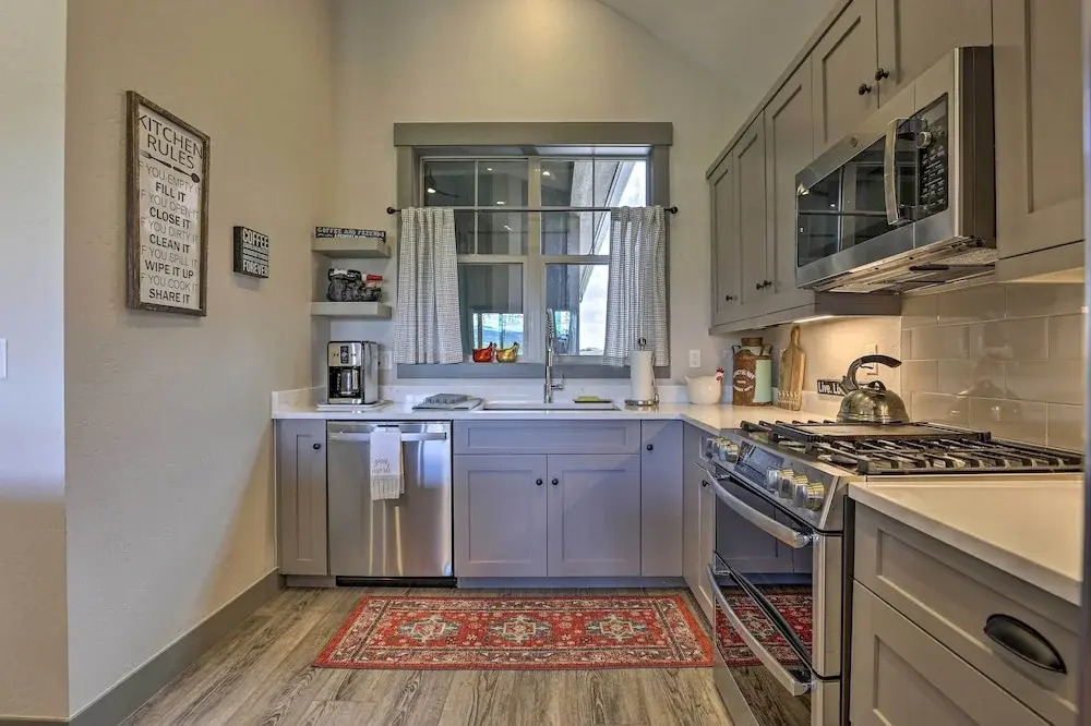 20 Mi to Winter Park: Mtn-view Townhome w/ Balcony