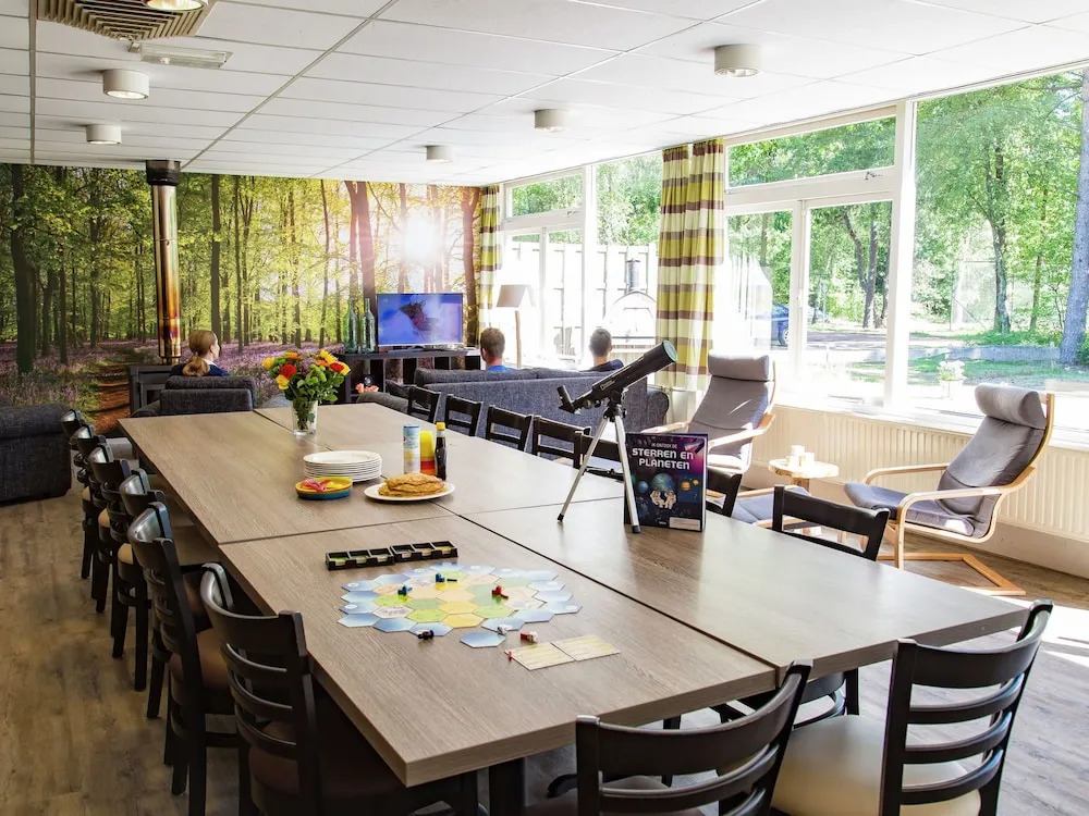Spacious House with Barbecue And Fireplace, Close To Assen