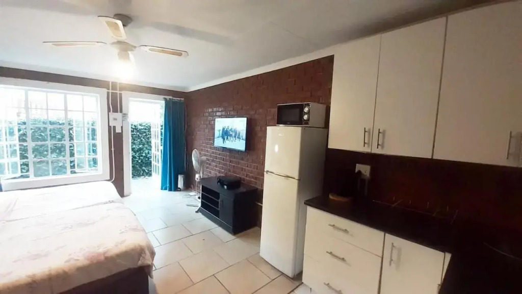 Cozy Hatfield Condo