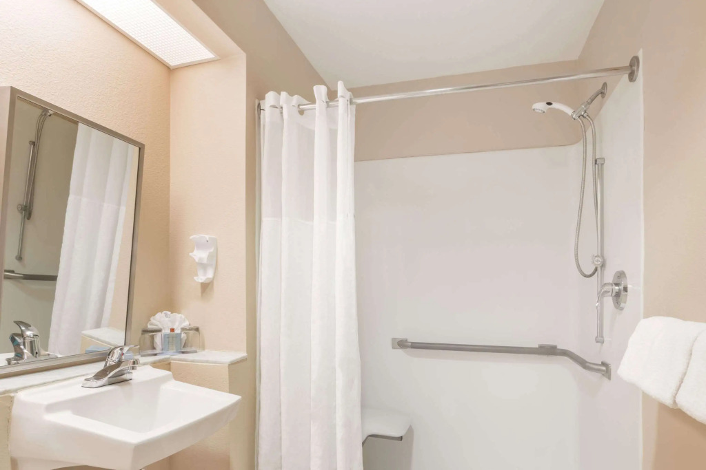 Hawthorn Extended Stay by Wyndham Orlando