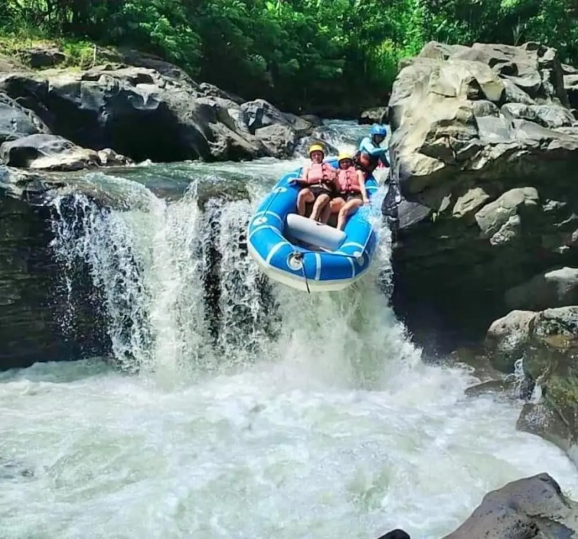 Ekas Surf Resort & Surf Camp