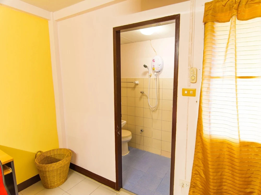 NIDA Rooms Eakachai Soi 47 Chill Place