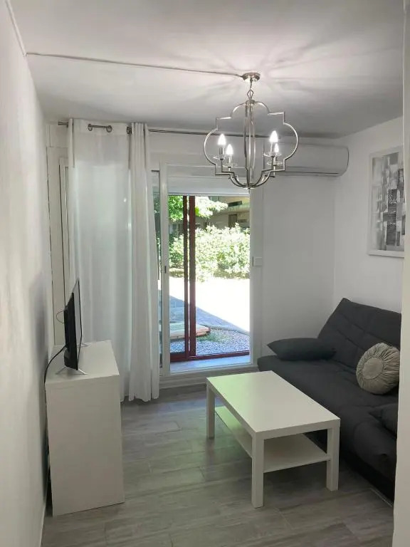 Beau studio dans résidence calme avec parking gratuit