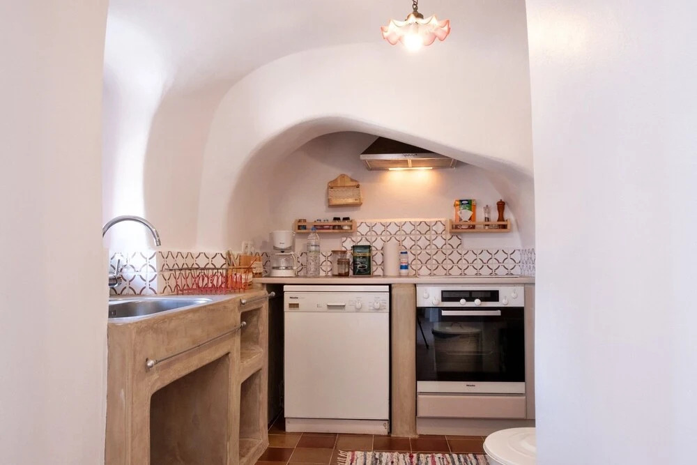 Mezzo Cave House