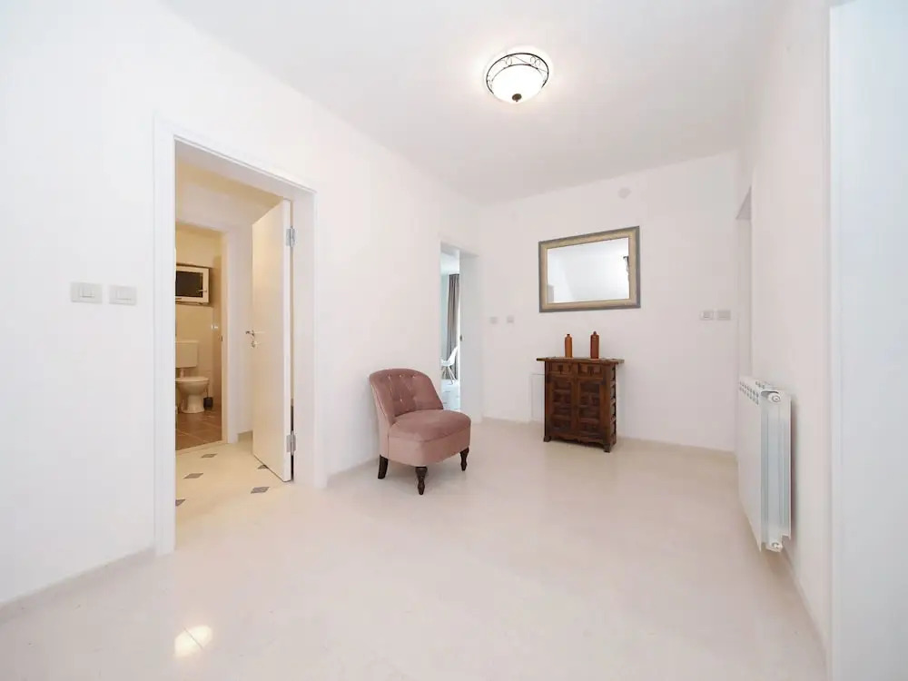 Charming Apartment Directly on the Sea, Whirlpool and Sauna, Beautiful Garden