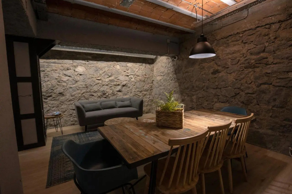 Font Andorra Hostel by Nexta