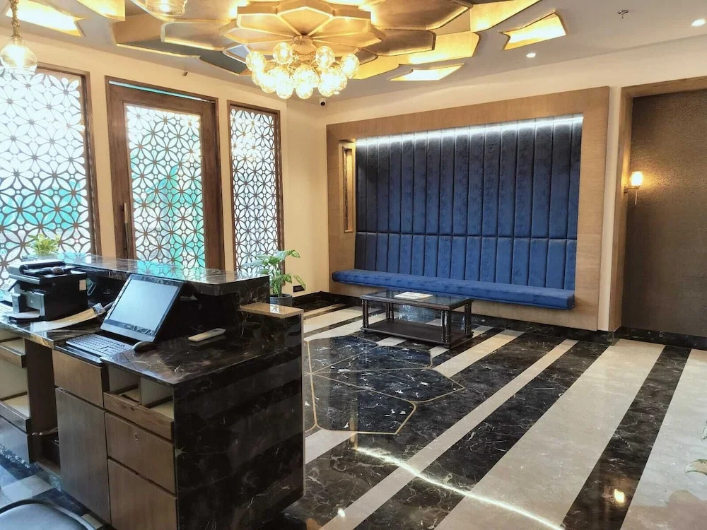 Hotel Royal Lakshmi Palace