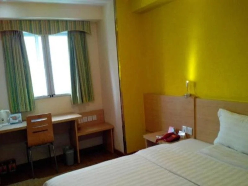 7Days Inn Chengdu Xindu Baoguang Temple