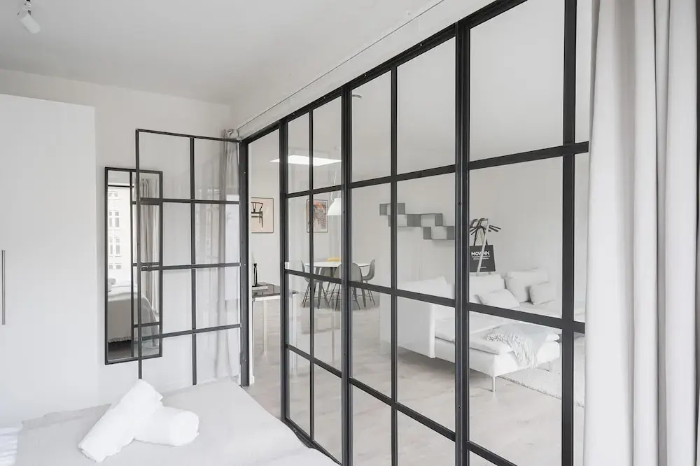 Fantastic Apartment w French Balcony