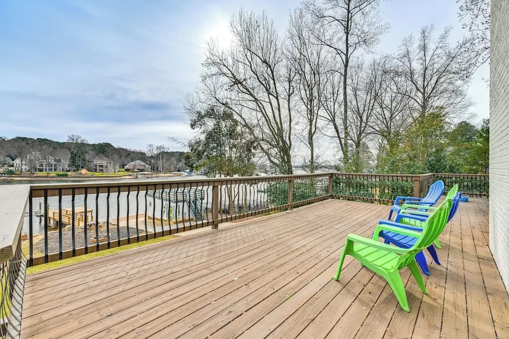 Boat Dock & Game Room: Waterfront Lake Norman Gem