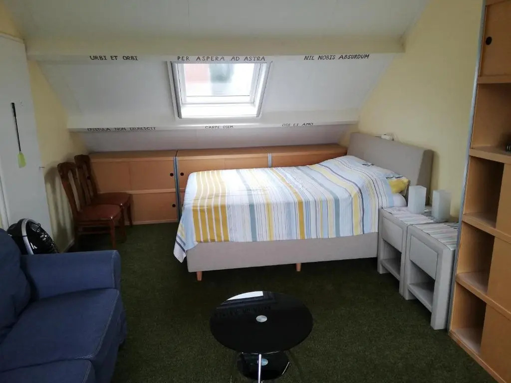 Home stay Utrecht — Women only (гостевой дом для женщин)