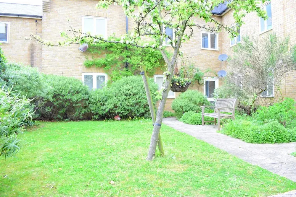 Bright 4 Bed Flat In Stepney Green