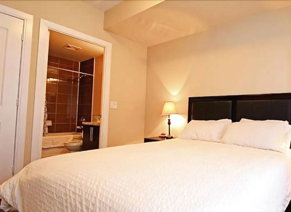 Red Maple Suites Mississauga