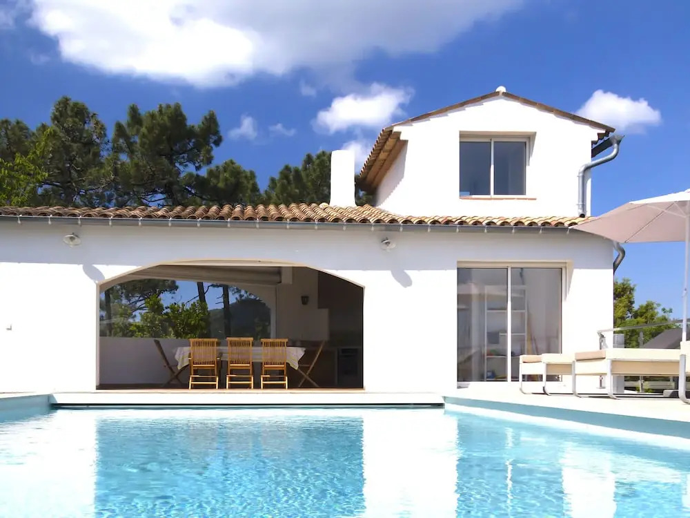 Uxurious Villa in Fréjus With Heated Pool & Panoramic View