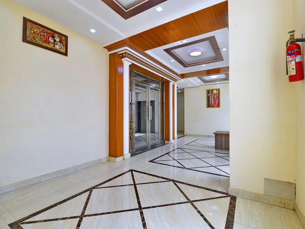 OYO 6670 Hotel Himalaya Tower
