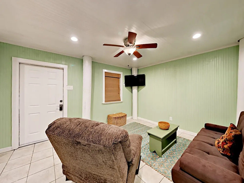 Paradise Hideout - One Bedroom Townhome