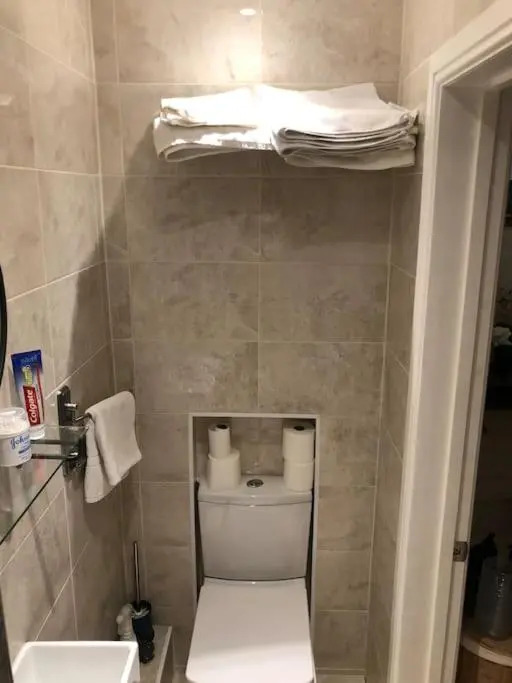 Studio Flat London Finchley Rd NW11