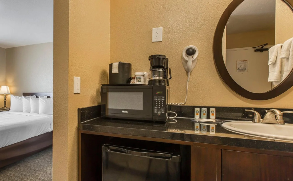 Americas Best Value Inn Loma Lodge Motel