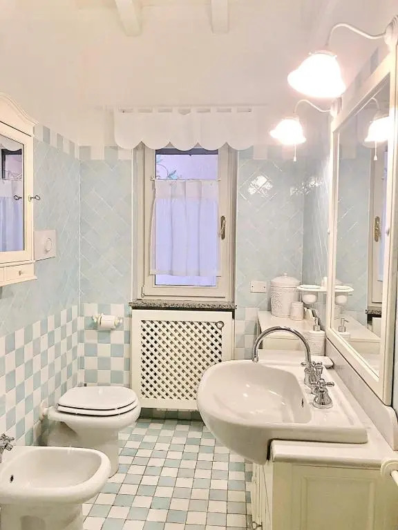 Alices Nest-Lake View House