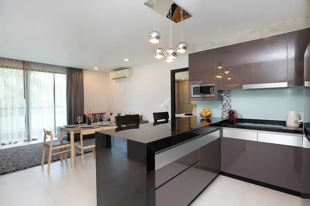 Elegant 2BR Apartment RGN B411 in Laguna