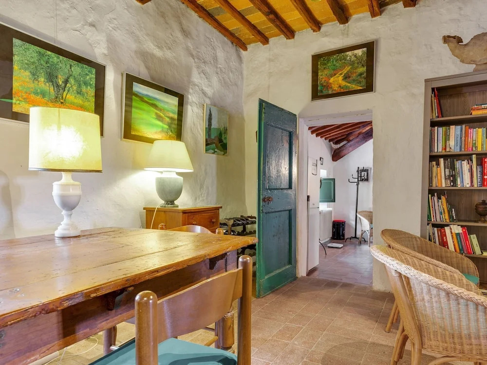 Lovely Holiday Home in Castellina in Chianti With Garden