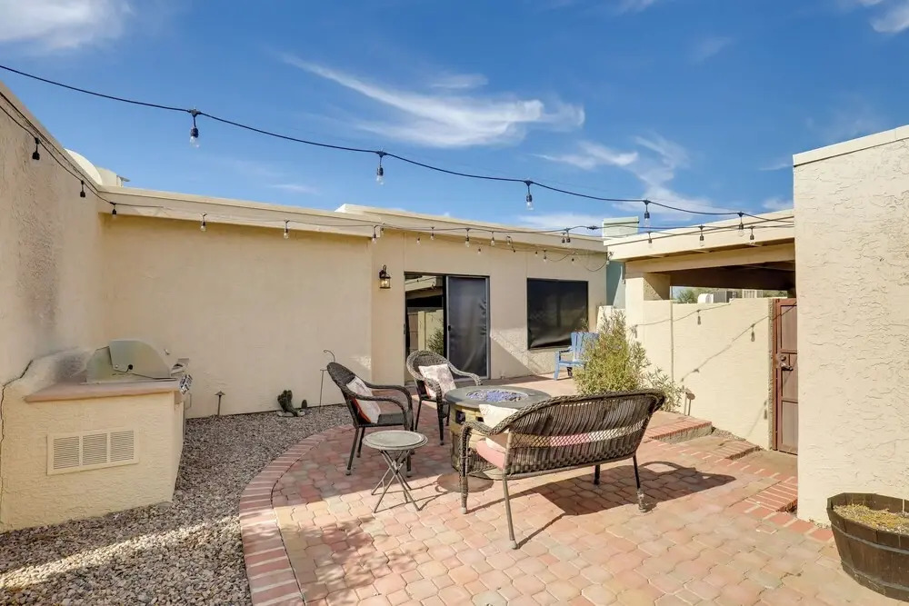 Sunny Tucson Townhome w/ Patio & Mountain Views!