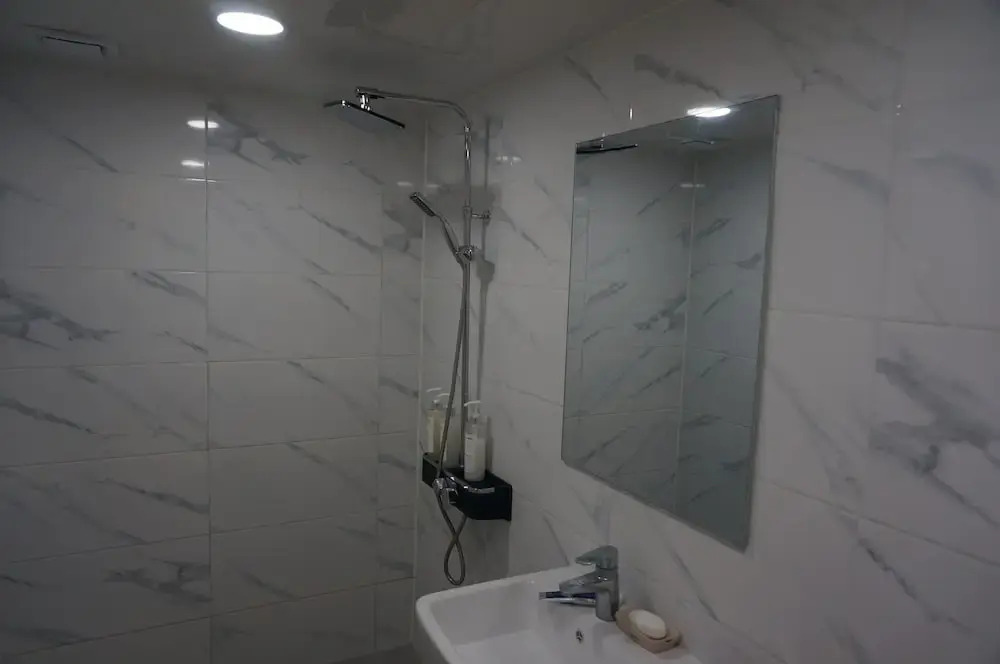 Lang Sam Hotel