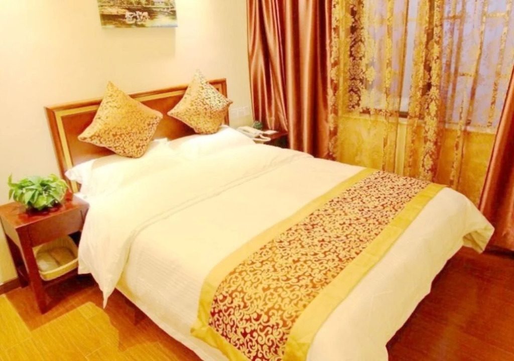 Green Tree Inn Smart Selection Hotel (Shanghai Hongqiao Road Metro Station)