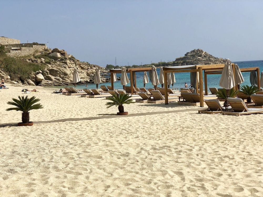 Beachfront Mykon Villa