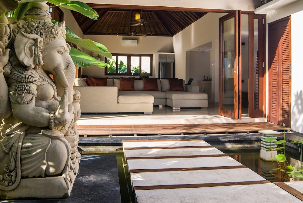 Villa Bon Bon, 100m from Beach, Ideal for Families