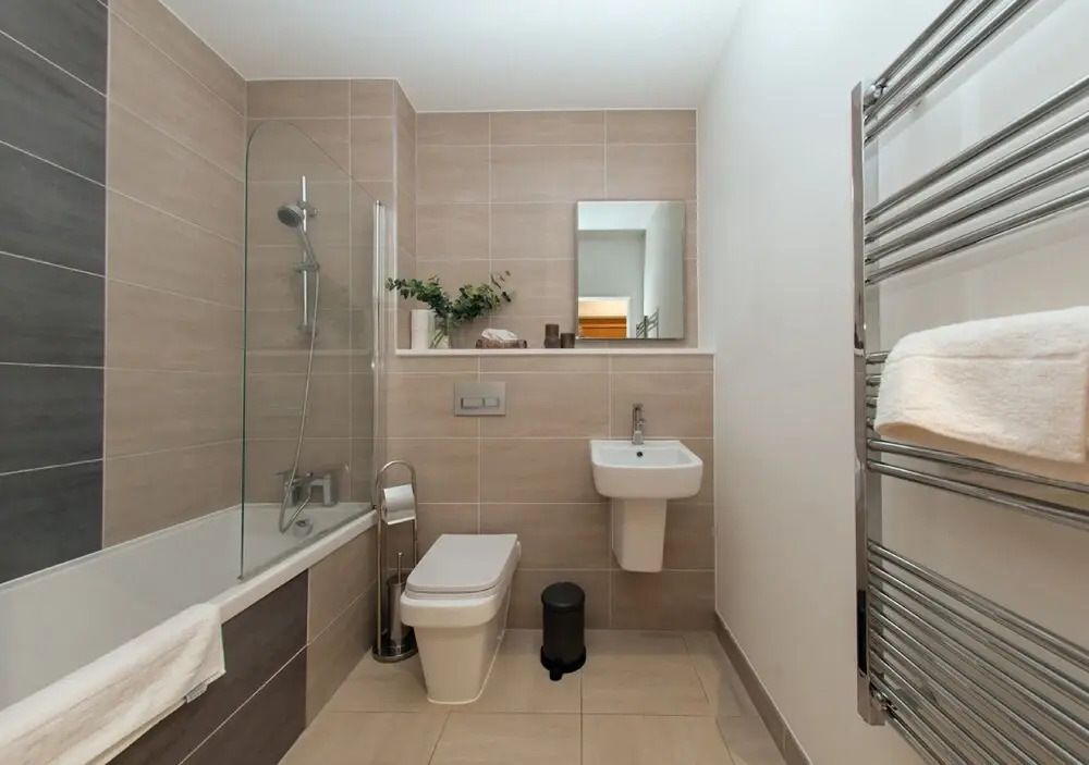 Select Serviced Accommodation - Summit House