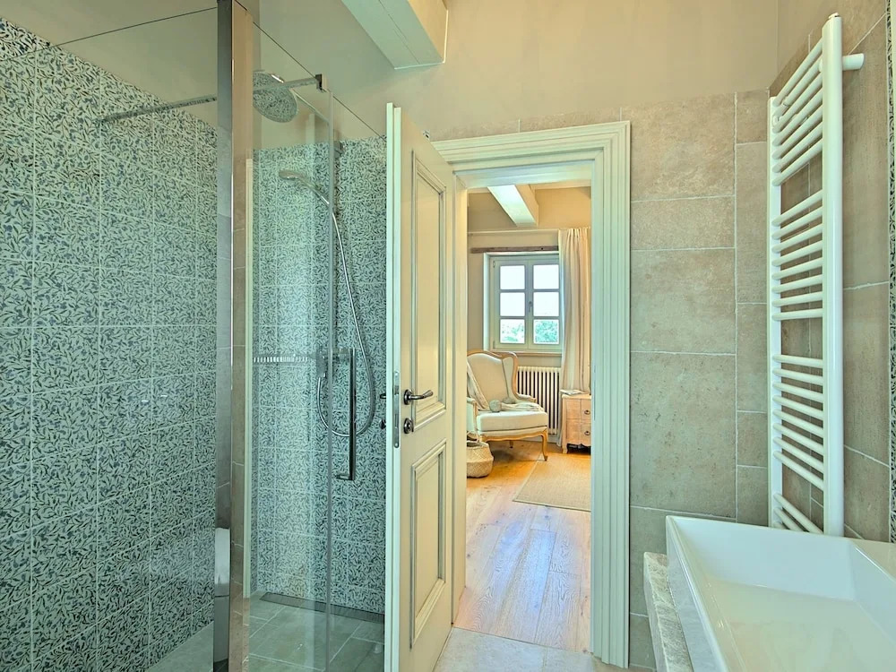 Spacious Villa in Ladici With Artistc Interiors and Pool