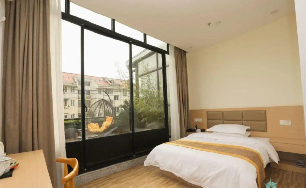 Shell Shanghai Jiading Nanxiang Town Minzhu Street Hotel