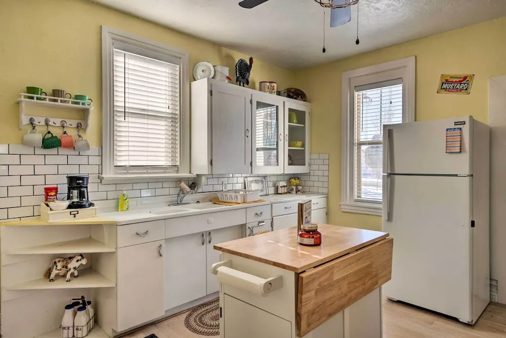 Kik-N-Bak Cottage w/ Beautiful Mountain View