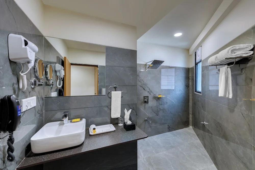 Comfort Inn Sapphire Chandkheda, Ahmedabad