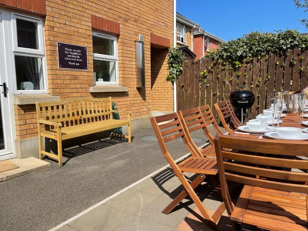 Luxury Portrush Holiday Homes - The Green, Portrush Sleeps 12 - 5 bedrooms