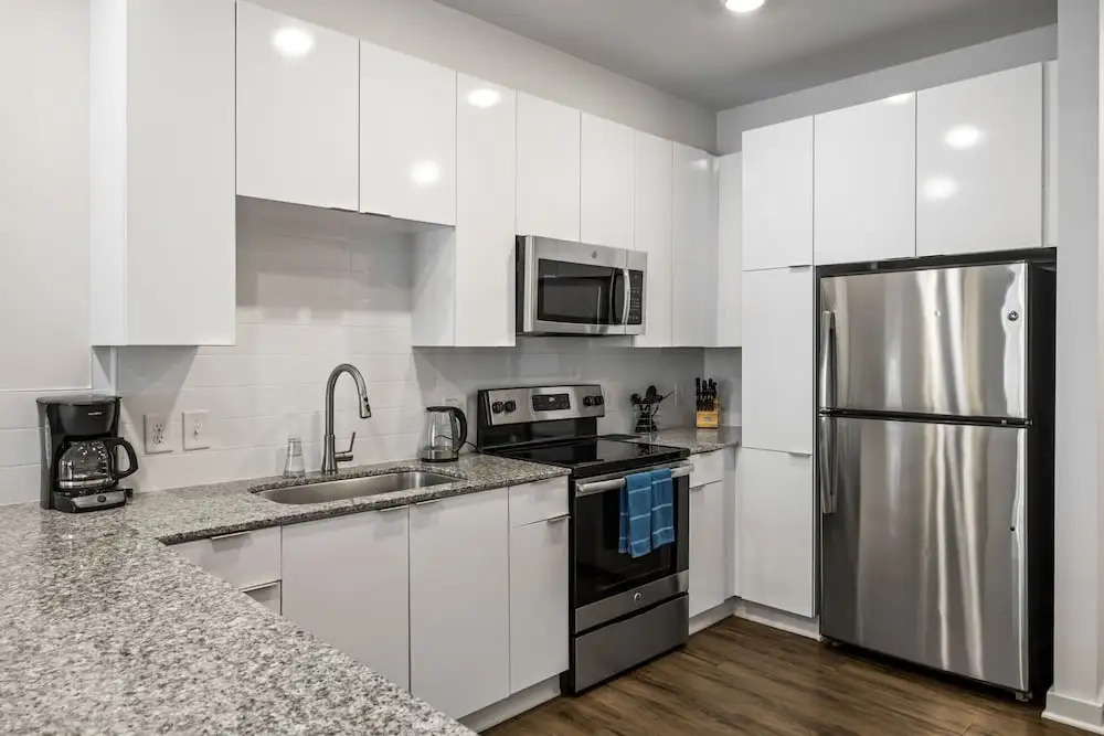 Spectacular Suite 1BR 1BA Apt I - Includes Bi-weekly Cleanings Linen Change