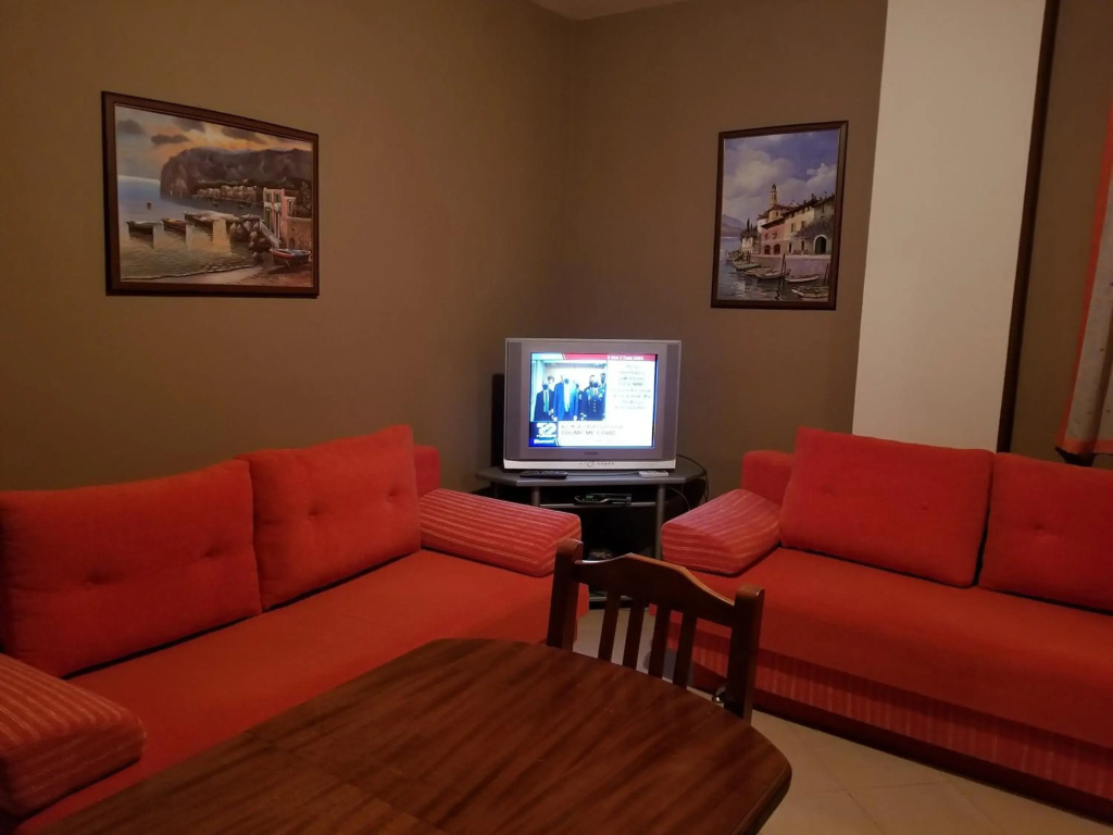 Apartament me qera
