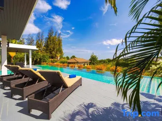 5 Bedroom Amazing Pool Villa In Resort TS1