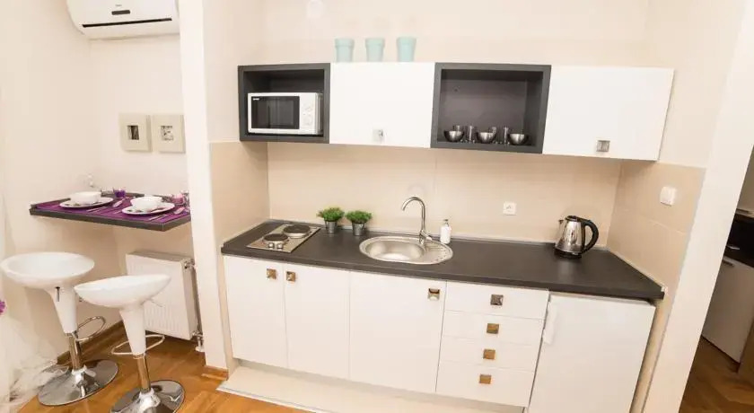 Apartment April