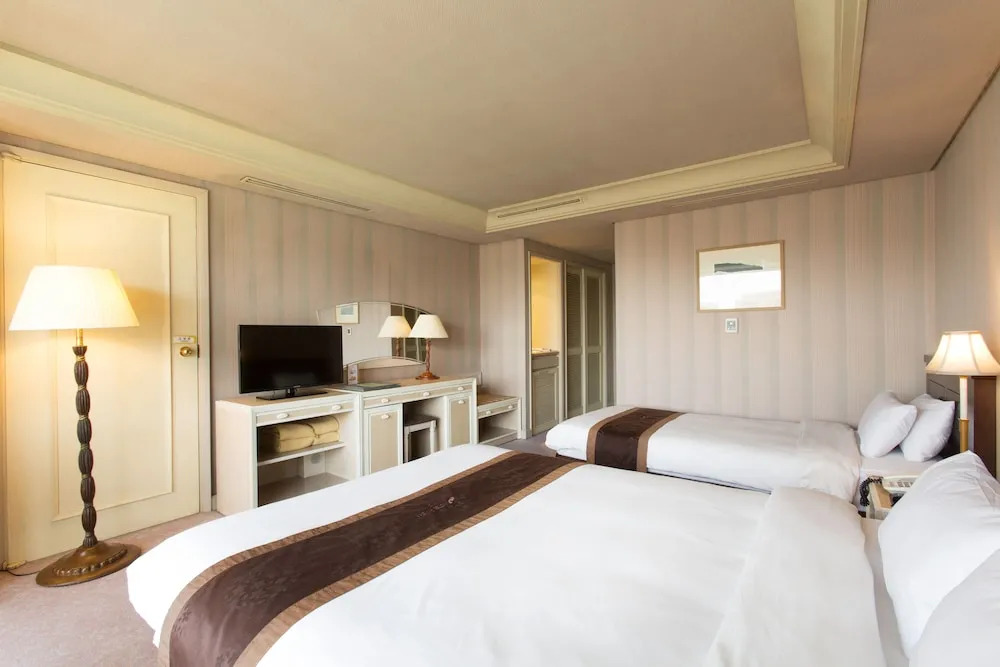 Riviera Hotel